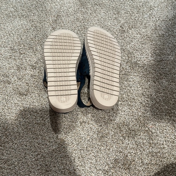 NEVERWORN woman’s sandals. - Picture 7 of 8